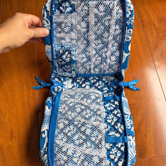 Vera Bradley Blue Lagoon Quilted Tech Organizer Travel Electronic Accessory Bag. - Picture 7 of 9